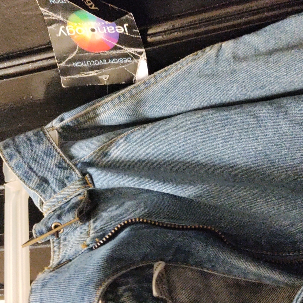 Clothes - Picture 8 of 11
